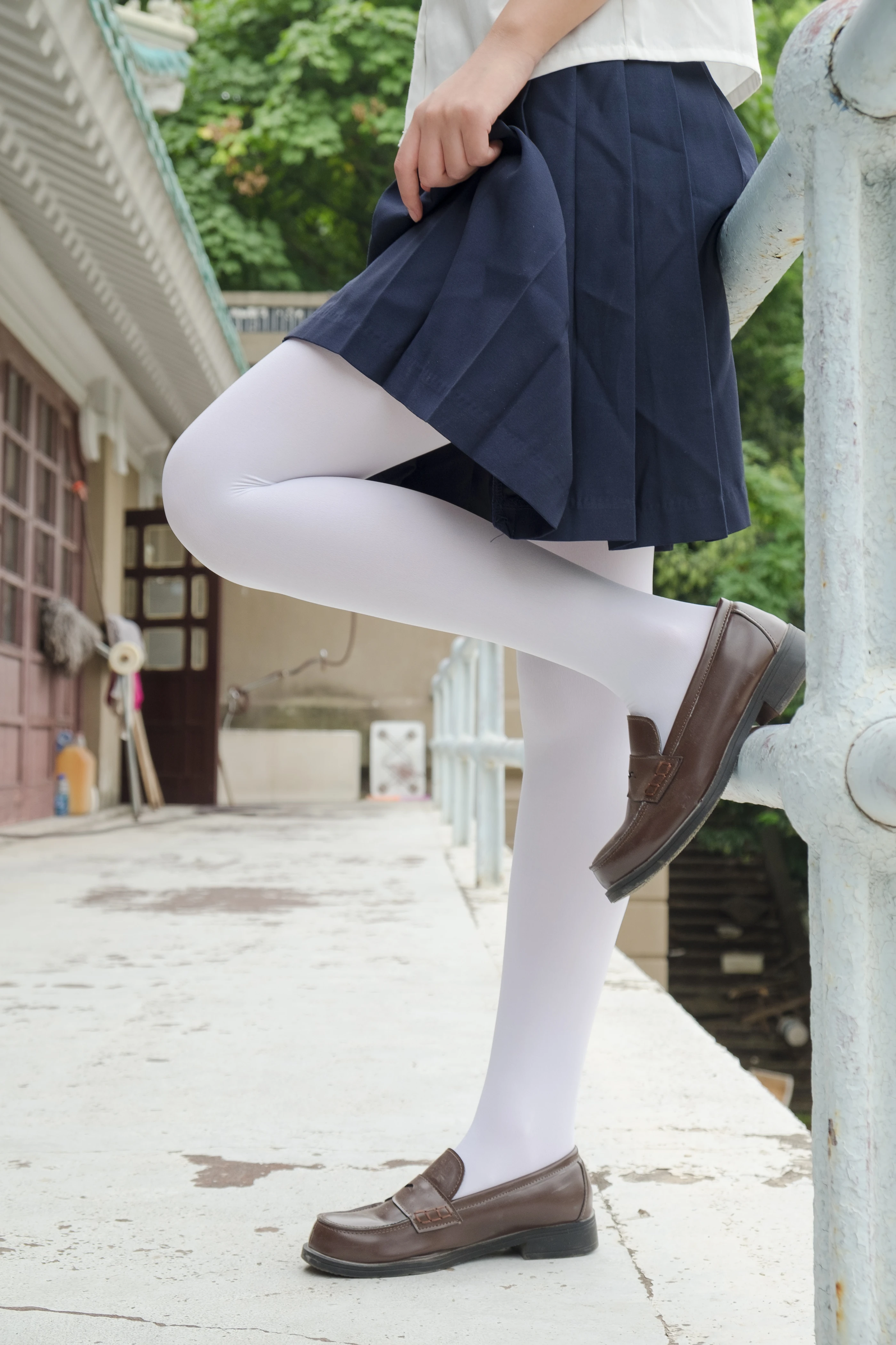 森萝财团 R15-034 [102P]插图3